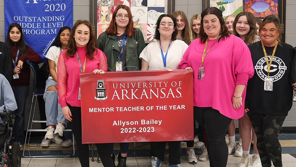 Teacher Receives Mentorship Award