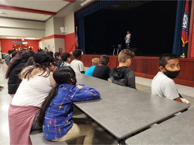 Our 5th graders got to watch SHS students present their book plays!