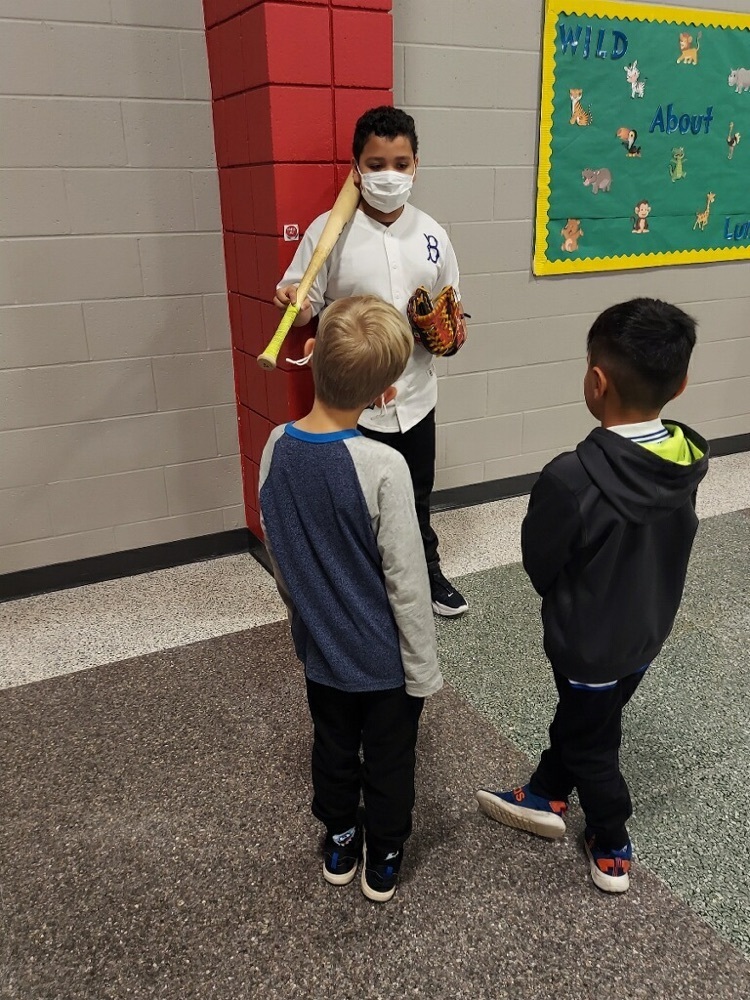 Mrs. Weingart's 5th grade class researched notable people and participated in a living wax museum.  