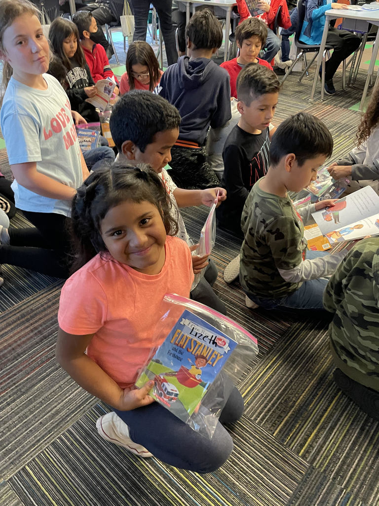 We are so thankful for the community support our students receive. This week Rotary Club members delivered books to our 3rd grade classrooms. Because of their generosity, each student got 3 brand new books!
