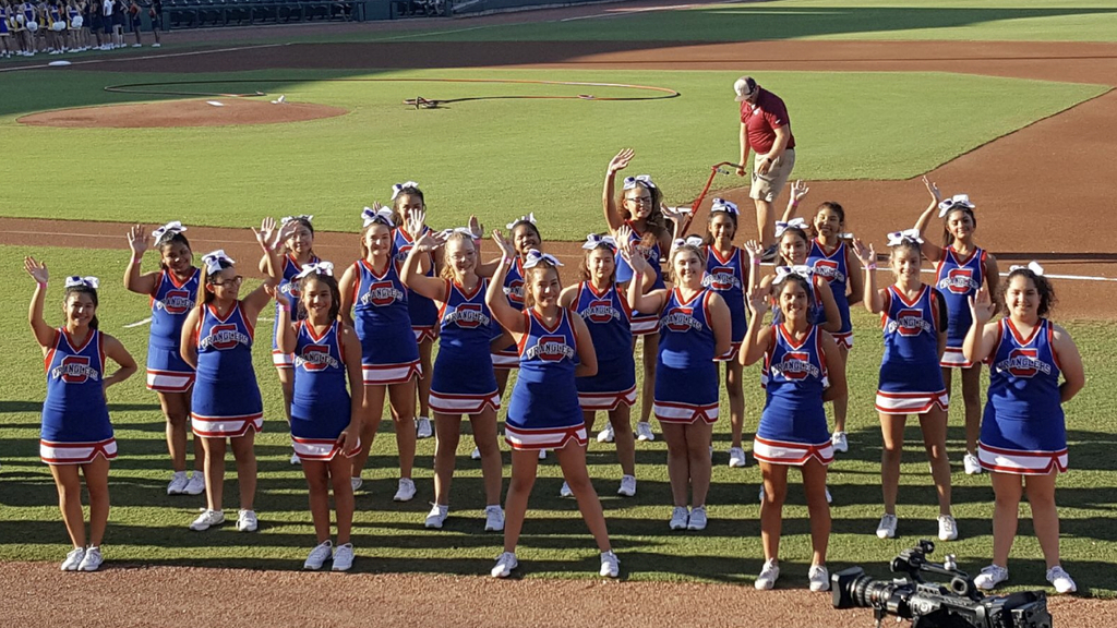 GJHS Cheer and Dance at the Back to School Rally!