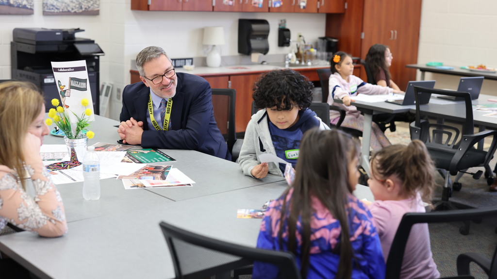 School board members enjoyed a delicious lunch today at Monitor Elementary. Students were very excited to guide them around school and visit classrooms. The board and administration officials got a chance to work with several students to learn different aspects of the culture of Monitor Elementary. #SpringdaleFamily